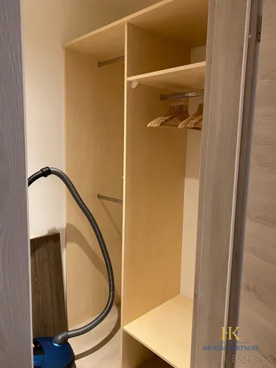 Na prenájom 2-izbový byt, 53 m², Bratislava-Nové Mesto, Vlárska