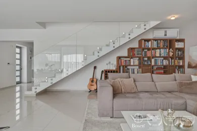 Na predaj 6-izbový dom, 248 m², Bratislava-Jarovce, Pave Vukoviča