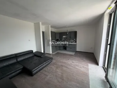 Na predaj dom, 320 m², Komoča