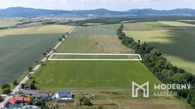 Na predaj pozemok, Vištuk