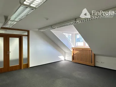 Na prenájom komerčné, 187 m², Bratislava-Ružinov, Miletičova