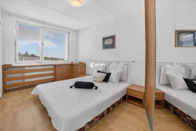 Na predaj 3-izbový byt, 56 m², Bratislava-Nové Mesto, Na Revíne