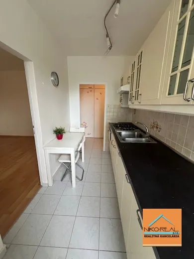 Na prenájom 2-izbový byt, 51 m², Bratislava-Ružinov, Exnárova