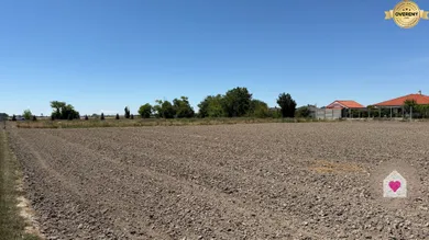 Na predaj pozemok, Kvetoslavov