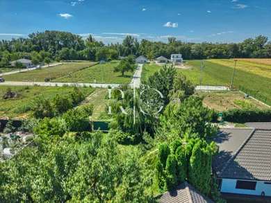 Na predaj pozemok, 751 m², Hrubý Šúr, -
