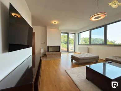 Mieszkania na wynajem, 4-pokojowe, Bratislava-Staré Mesto · €2700