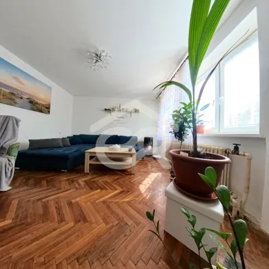 Na predaj 6-izbový dom, 190 m², Tesárske Mlyňany, Školská