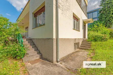 Na predaj 5-izbový dom, 227 m², Bratislava-Staré Mesto, Kubániho