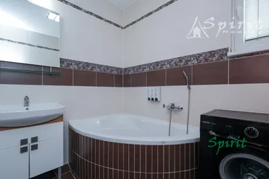 Na predaj 3-izbový byt, 82 m², Senec, Pezinská