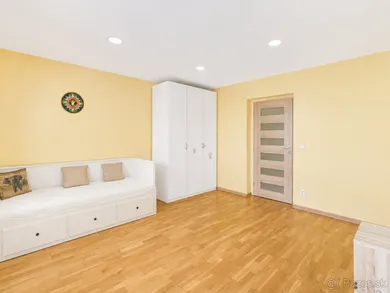 Na predaj 1-izbový dom, 225 m², Golianovo, 951 08 Golianovo