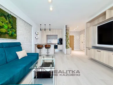 Na prenájom 2-izbový byt, 50 m², Žilina, Slnečné námestie
