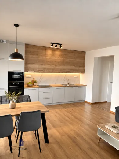 Kiadó lakások, 3-szobás, Košice-Staré Mesto · €1100