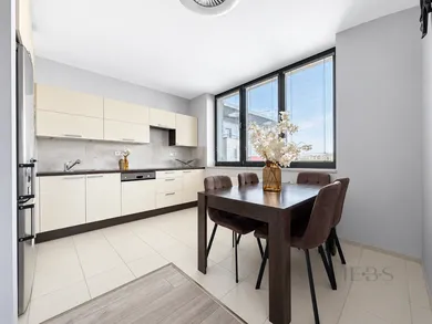 Mieszkania na sprzedaż, 3-pokojowe, Bratislava-Nové Mesto · €325 000