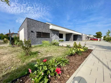 Domy na sprzedaż, 4-pokojowe, Dunajská Streda · €279 900