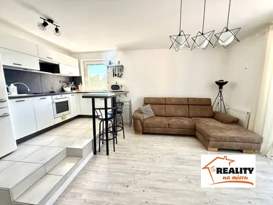 Byty na prenájom 2-izbový, Senec · €670