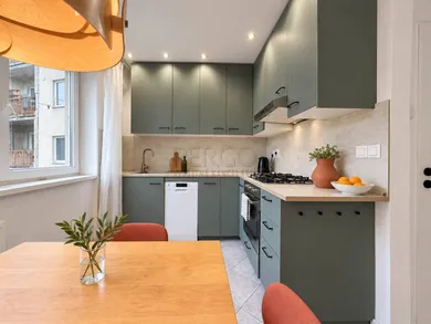 Na prenájom 2-izbový byt, 69 m², Bratislava-Staré Mesto, Záhradnícka
