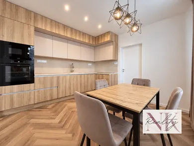 Mieszkania na sprzedaż, 3-pokojowe, Levice · €153 000