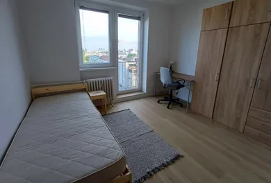 Na prenájom 3-izbový byt, 62 m², Bratislava-Nové Mesto, Račianska