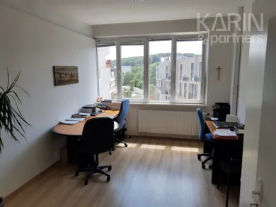 Na prenájom komerčné, 24 m², Bratislava-Dúbravka, Polianky