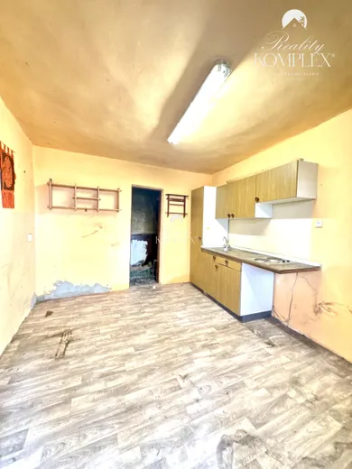 Na predaj 4-izbový dom, 140 m², Komárno