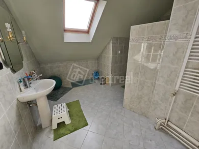 Na predaj dom, 240 m², Galanta, Kpt. Uhra
