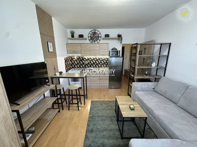 Na prenájom 1-izbový byt, 20 m², Poprad, Pavlovova