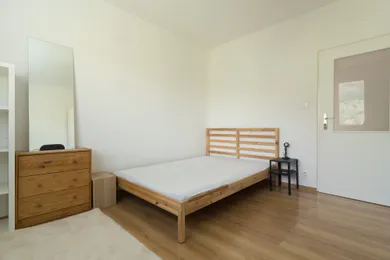 Na prenájom 3-izbový byt, 68 m², Bratislava-Staré Mesto, Žižkova