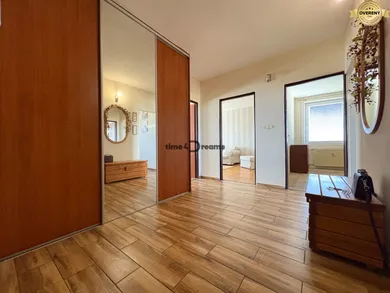 Mieszkania na sprzedaż, 4-pokojowe, Levice · €133 500