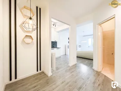 Byty na prenájom 2-izbový, Trenčín · €580