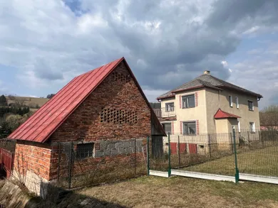 Na predaj dom, 180 m², Staškov
