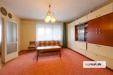 Na predaj 3-izbový dom, 85 m², Nitra, Kvetná