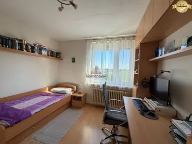 Na predaj 4-izbový byt, 81 m², Piešťany, Krajinská
