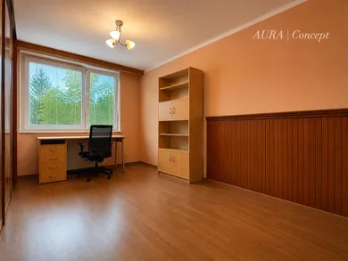 Na predaj 3-izbový byt, 85 m², Považská Bystrica, stred