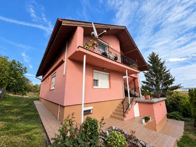 Na predaj 10-izbový dom, 300 m², Krušovce