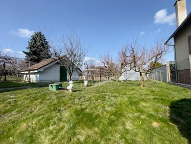 Działki na sprzedaż, Komárno · €95 000