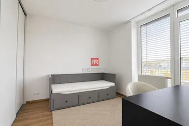 Na prenájom 3-izbový byt, 72 m², Bratislava-Devínska Nová Ves