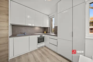 Na predaj 4-izbový byt, 120 m², Bratislava-Ružinov, Jégého
