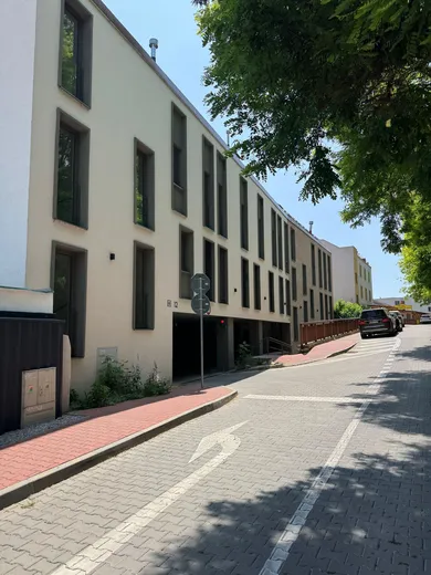Byty na prenájom 2-izbový, Nitra · €1 000