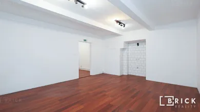 Na prenájom komerčné, 118 m², Bratislava-Staré Mesto, Palisády