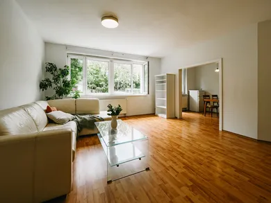 Na predaj 2-izbový byt, 68 m², Bratislava-Staré Mesto, Svetlá