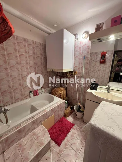 Na predaj 3-izbový byt, 64 m², Dvory nad Žitavou, Družstevná