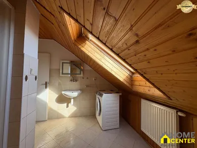 Na prenájom 3-izbový byt, 93 m², Komárno