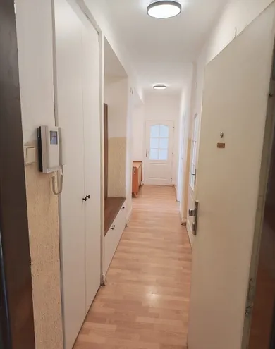 Byty na prenájom 3-izbový, Bratislava-Ružinov · €1 100