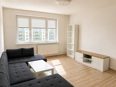 Mieszkania na wynajem, 3-pokojowe, Prešov · €575