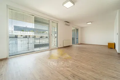 Na predaj 4-izbový byt, 118 m², Bratislava-Petržalka, Pajštúnska
