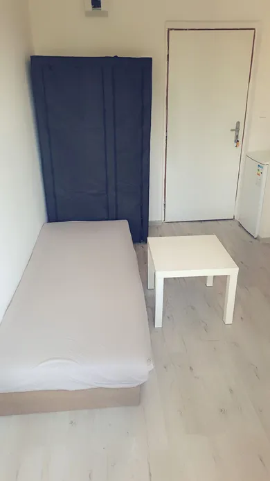 Na prenájom 1-izbový byt, 13 m², Zvolen, Záhonok