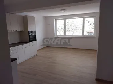 Квартиры в аренду, 3-комнатные, Bratislava-Ružinov · €900