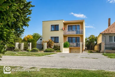 Na predaj 6-izbový dom, 225 m², Miloslavov, Kvetná