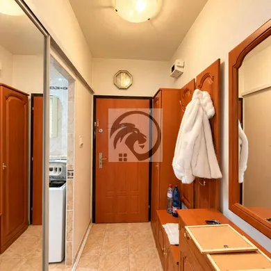 Na prenájom 1-izbový byt, 36 m², Levice, Perecká ul.