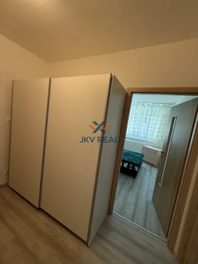 Na prenájom 2-izbový byt, 47 m², Nové Zámky, Tatranská